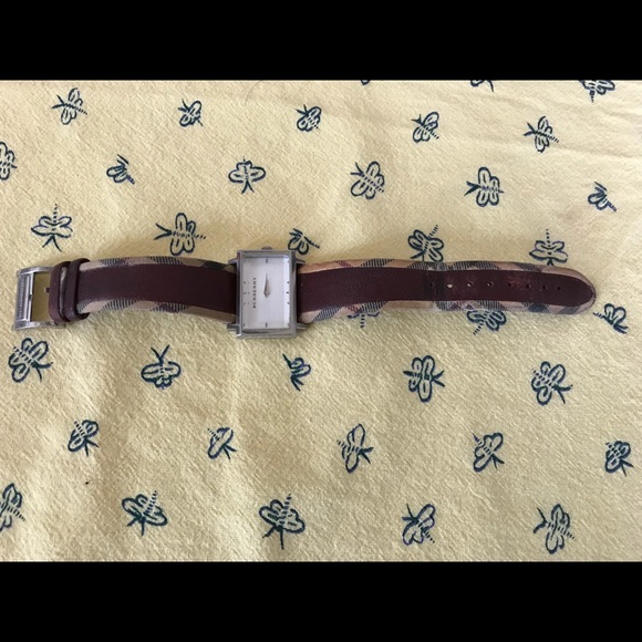 Burberry women’s watch - Picture 3 of 4